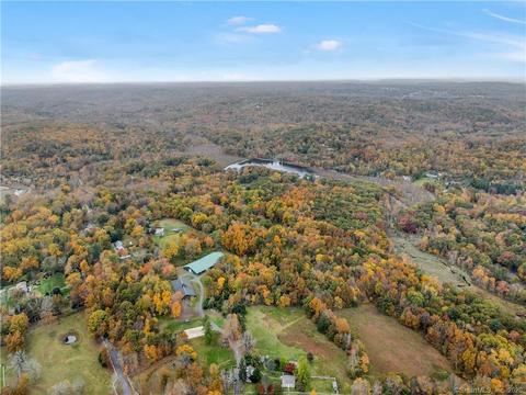 4 Marchant Rd, Redding, CT 06896 photo 1