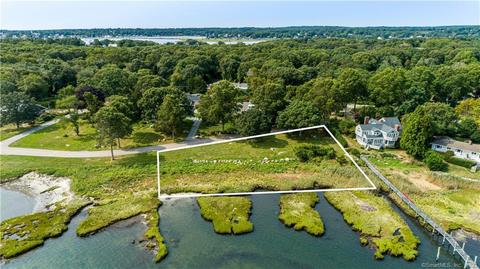 19 Chippechaug Trl, Stonington, CT 06355
