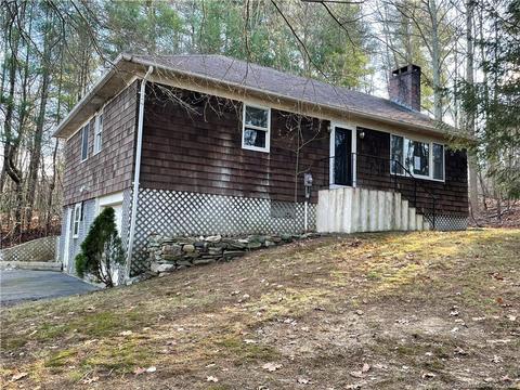220 Putnam Pike, Killingly, CT 06241 photo 1