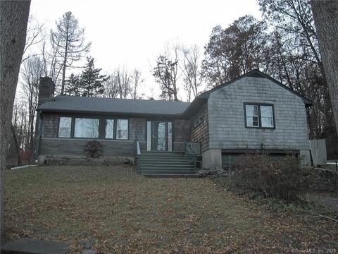 735 N Park Ave, Redding, CT 06896 photo 1