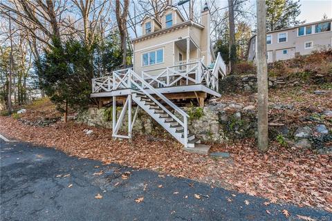 4 Mohawk Trl, Sandy Hook, CT 06482 photo 1