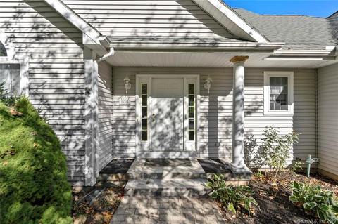 135 Rutledge Rd, Wethersfield, CT 06109 photo 1