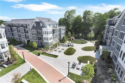 160 Park St #202, New Canaan, CT 06840