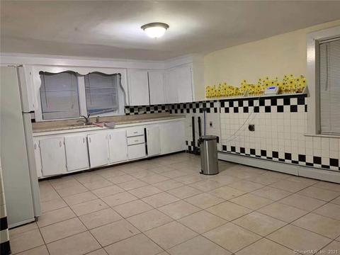 477 E Main St, Norwich, CT 06360 photo 1
