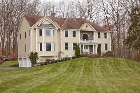2 May Ct, Monroe, CT 06468 photo 1