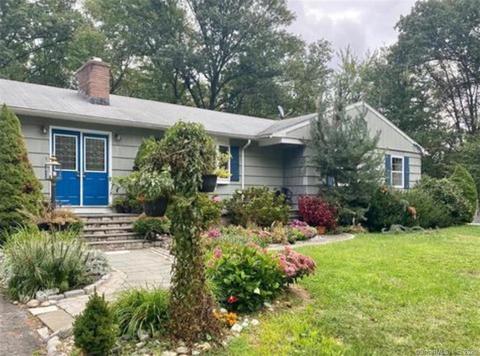 317 Lindy St, Orange, CT 06477 photo 1