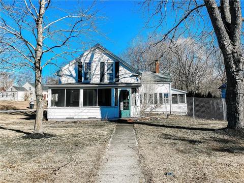 76 School St, Plainfield, CT 06374 photo 1