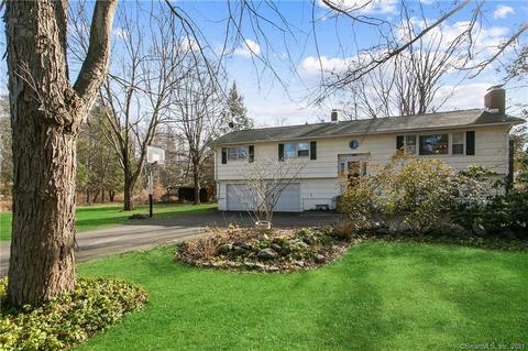 13 Turkey Roost Rd, Newtown, CT 06482 photo 1