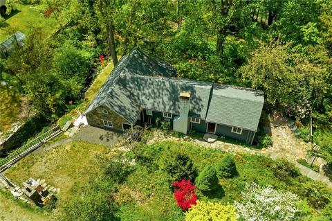 39 Beeholm Rd, Redding, CT 06896 photo 1