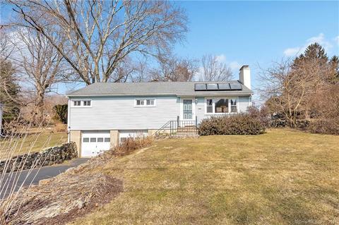 347 Edison Rd, Trumbull, CT 06611 photo 1