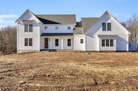 77 Stallion Dr, Glastonbury, CT 06033