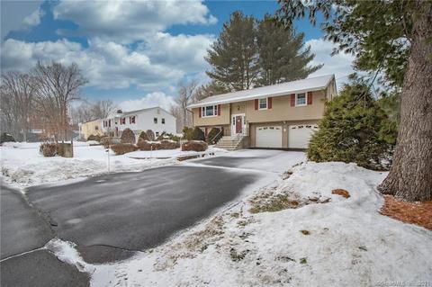 24 Hampton Ln, Bloomfield, CT 06002 photo 1