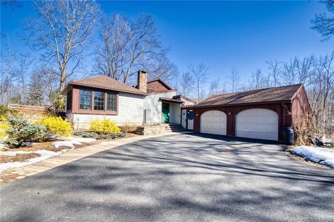 10 Duncaster Rd, Bloomfield, CT 06002 photo 1