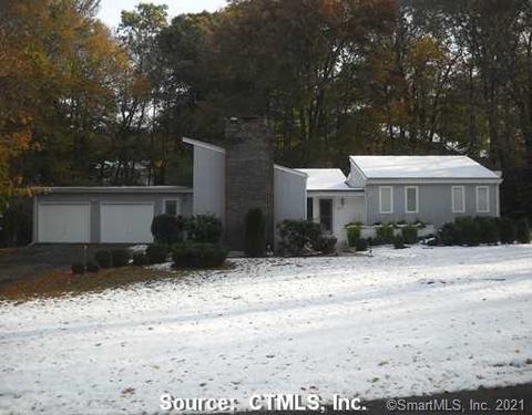 977 Rainbow Trl, Orange, CT 06477 photo 1
