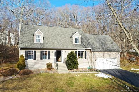 7 Hyde Park Dr, Ledyard, CT 06335 photo 1