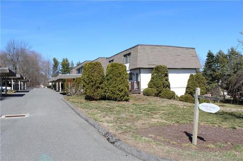 21 Pebblestone Cir, Suffield, CT 06078 photo 1