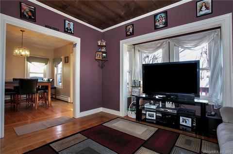 46 Wilkinson St, Putnam, CT 06260 photo 1