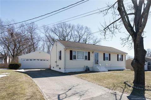 28 Iannotti Ln, Derby, CT 06418 photo 1