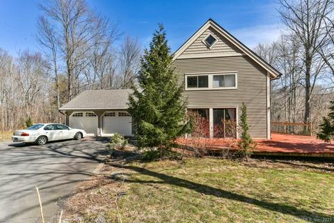 140 Wadhams Rd, Bloomfield, CT 06002 photo 1