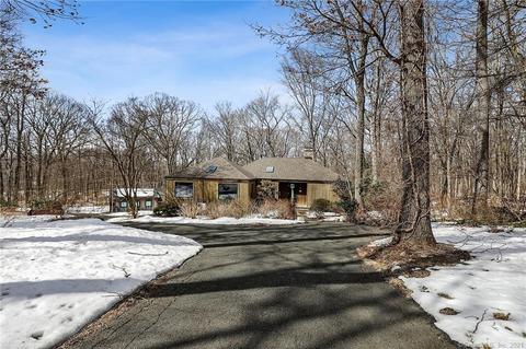 57 70 Acre Rd, Redding, CT 06896 photo 1