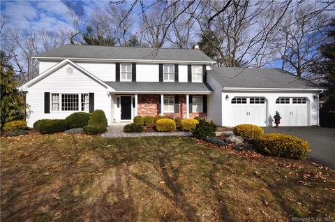 300 Hitching Post Ln, Windsor, CT 06095 photo 1