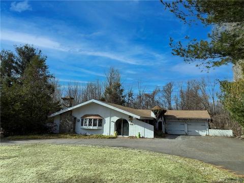 181 Dunn Rd, Coventry, CT 06238 photo 1