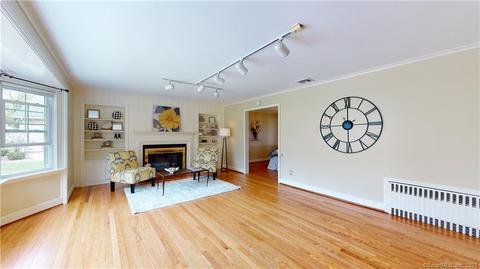 26 Longvue Dr, Wethersfield, CT 06109 photo 1