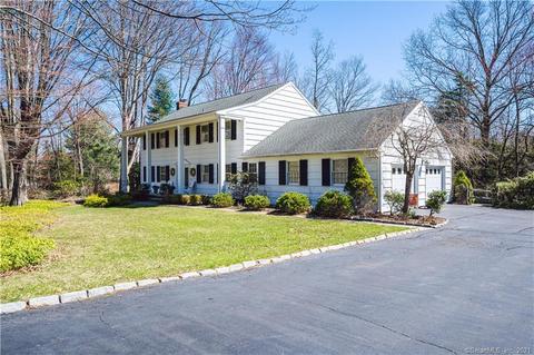 3 Maplecrest Ln, North Haven, CT 06473 photo 1