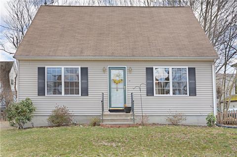 40 High St, Killingly, CT 06239 photo 1