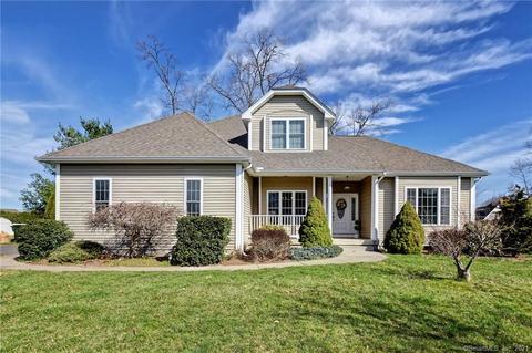 31 Acorn Dr, Windsor Locks, CT 06096 photo 1