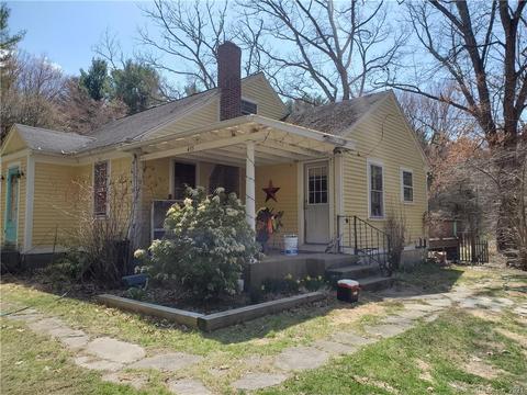 435 Westcott Rd, Killingly, CT 06239 photo 1