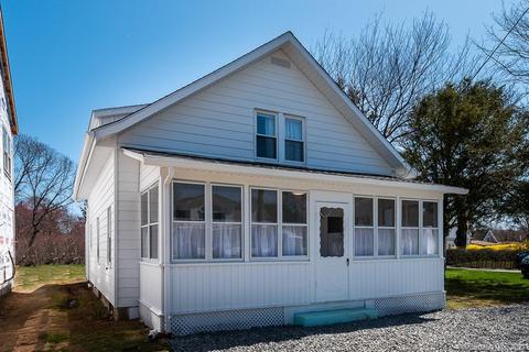 36 Central Ave, East Lyme, CT 06357 photo 1