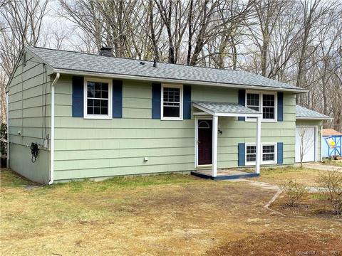 79 Meetinghouse Ln, Ledyard, CT 06339 photo 1