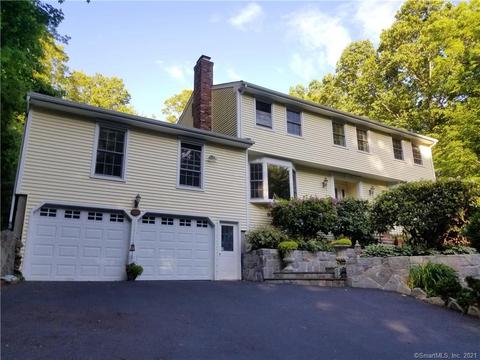 20 Maple Ridge Rd, Trumbull, CT 06611 photo 1