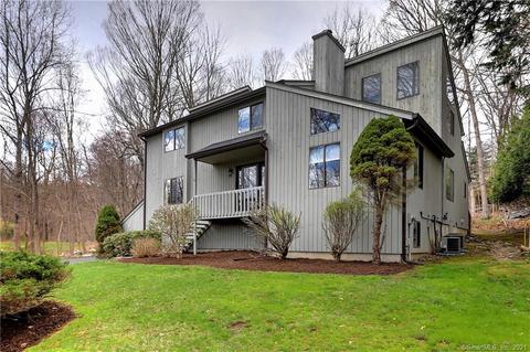 40 Harmony Ln, Monroe, CT 06468 photo 1