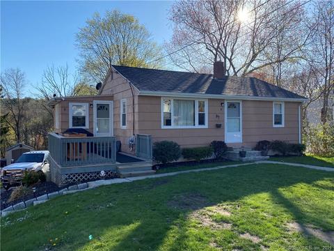 14 Whittemore Ave, North Grosvenor Dale, CT 06255 photo 1