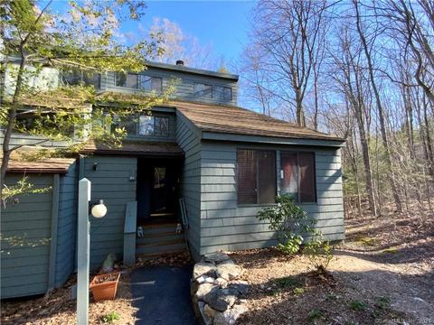 363 Ledge Dr, Torrington, CT 06790 photo 1