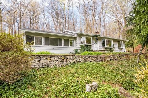 773 N Park Ave, Redding, CT 06896 photo 1