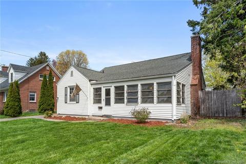 67 Suffield St, Windsor Locks, CT 06096 photo 1