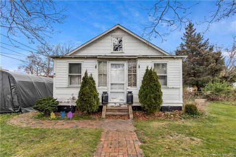 311 E Main St, Clinton, CT 06413 photo 1