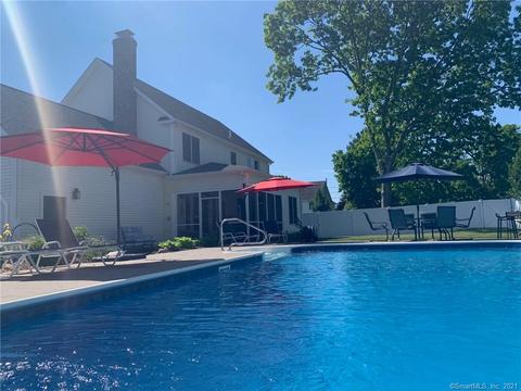 7 Cromwell Ct, Old Saybrook, CT 06475 photo 1