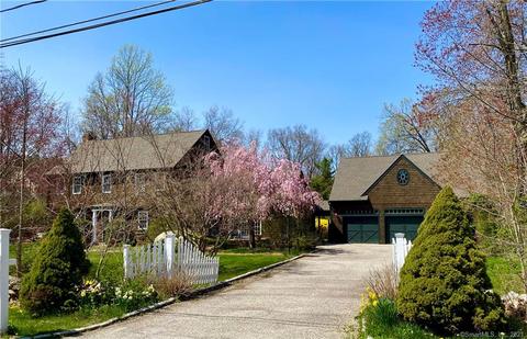24 Sunnyview Dr, Redding, CT 06896 photo 1