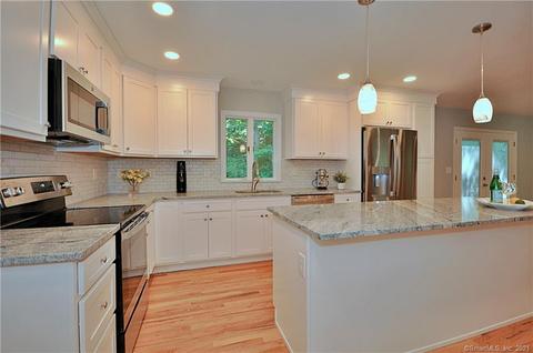 24 Lakeview Ter, Newtown, CT 06482 photo 1
