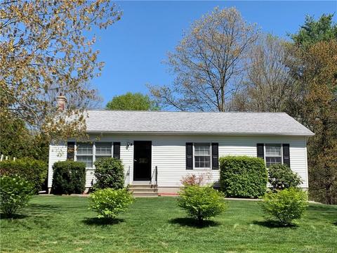 4 Tamarack Cir, Killingly, CT 06241 photo 1