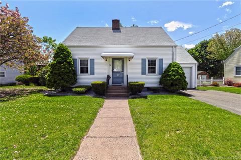 76 Colonial Dr, Hamden, CT 06518 photo 1