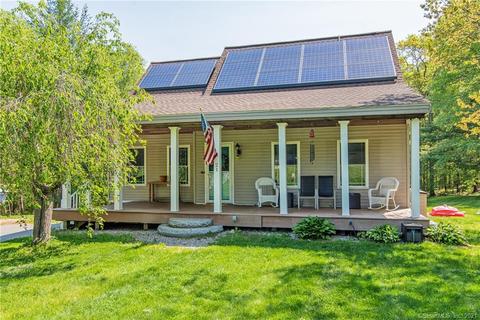 21 Pequot Cir, Killingly, CT 06239 photo 1