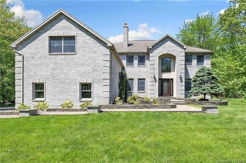 100 Crown View Dr, Monroe, CT 06468 photo 1