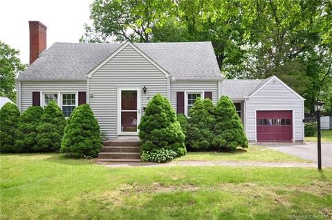 15 Middle Dr, Windsor Locks, CT 06096 photo 1