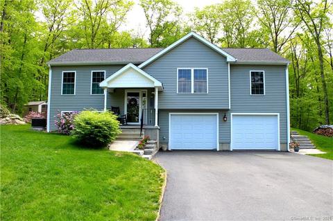 39 Logans Ln, Thompson, CT 06277 photo 1