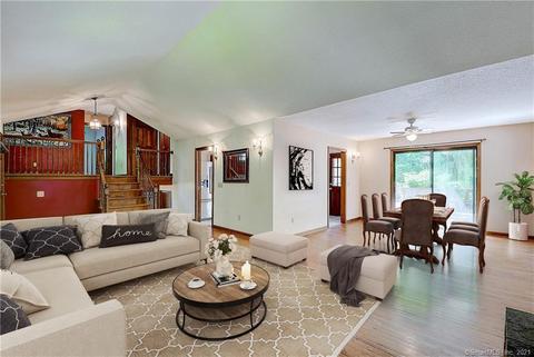 611 Merrow Rd, Coventry, CT 06238 photo 1